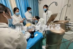 雙逆博士培訓(xùn)實操班哪里學(xué)？澳瑪商學(xué)院光電美容操作師培訓(xùn)——雙逆博士課程